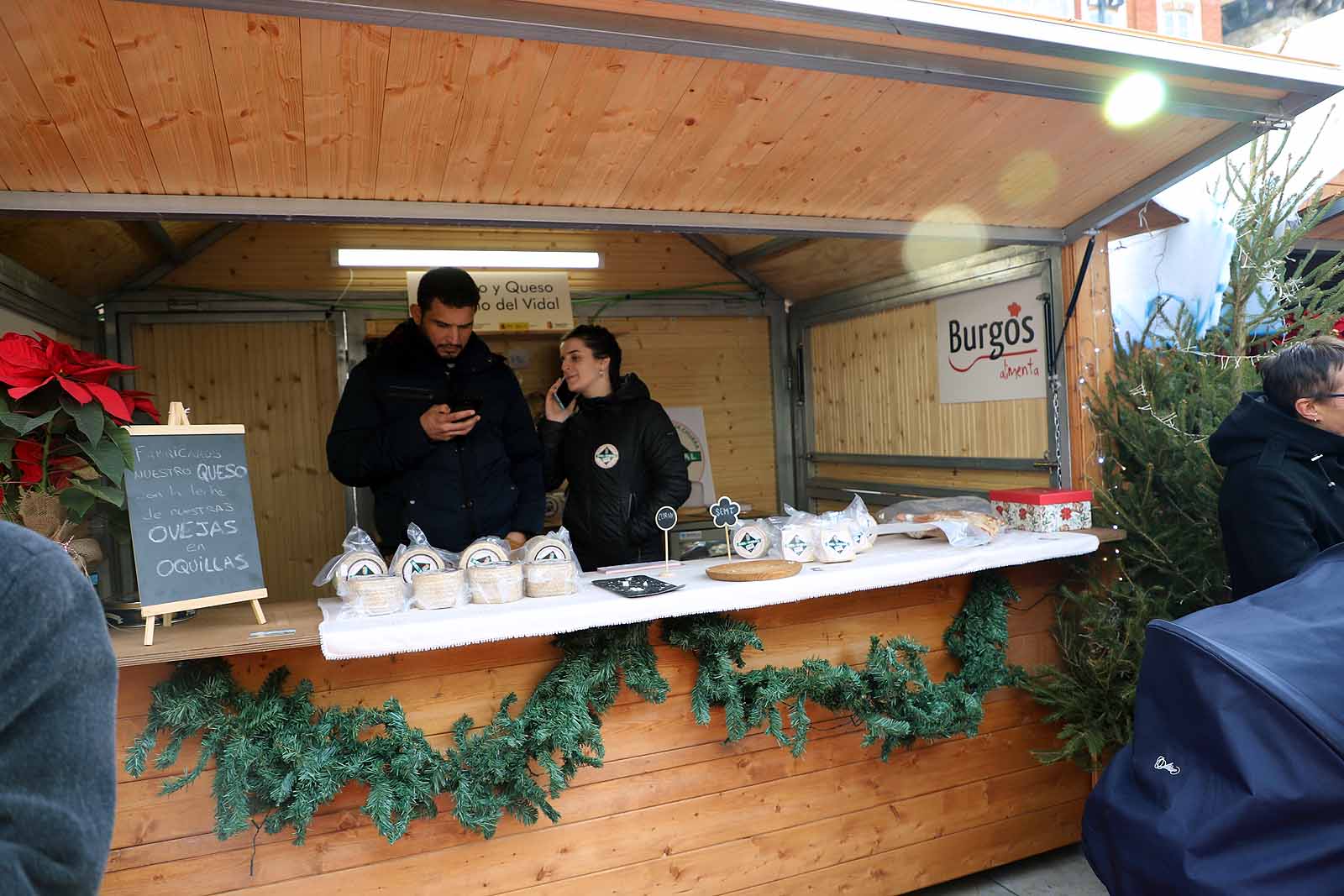 Así es el mercado navideño de Burgos Alimenta