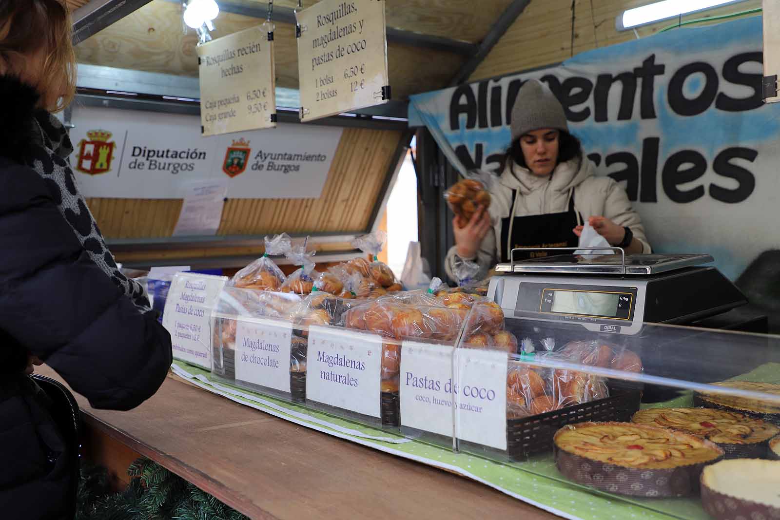 Así es el mercado navideño de Burgos Alimenta