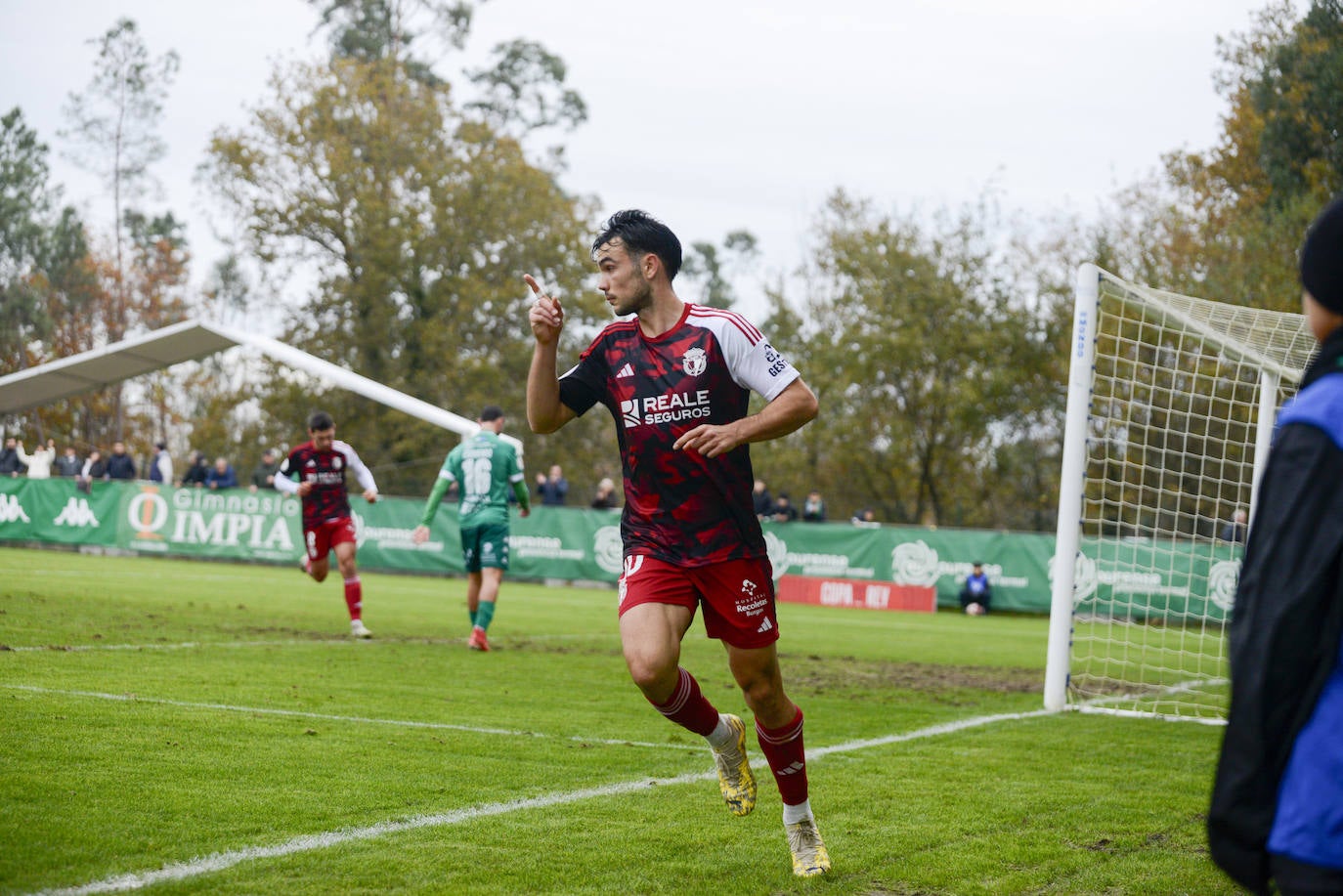 El pase del Burgos CF a dieciseisavos de Copa, en imágenes