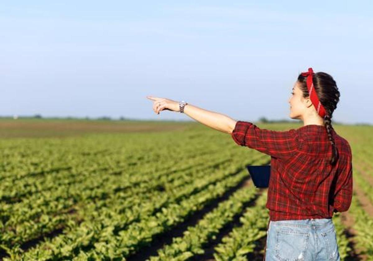 Una agricultora en su finca.