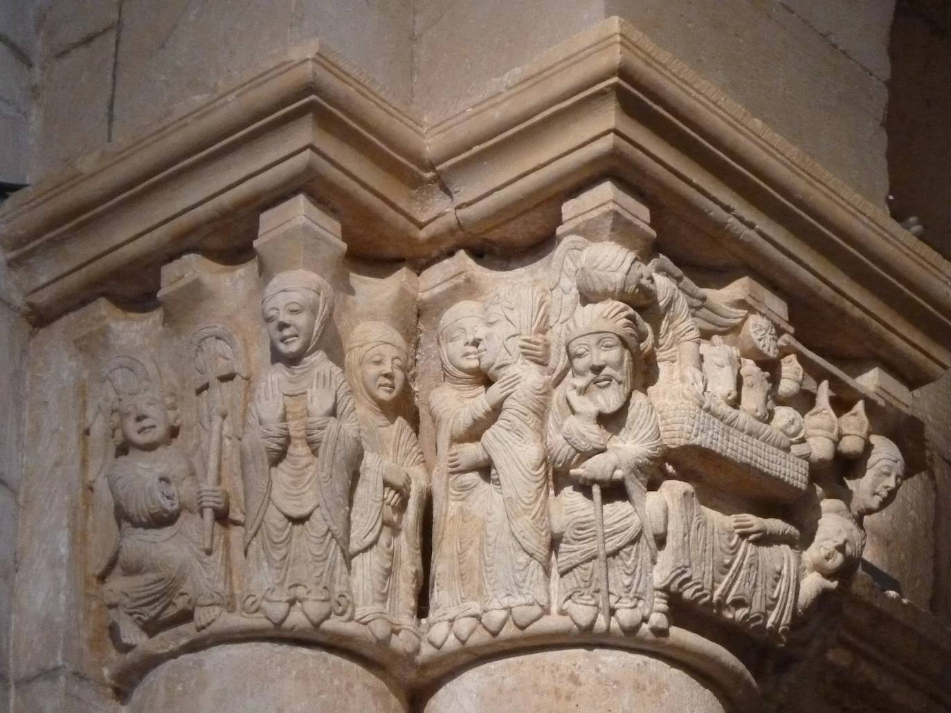 Capitel con las escenas del Nacimiento en el Monasterio de San Juan de Ortega de Burgos