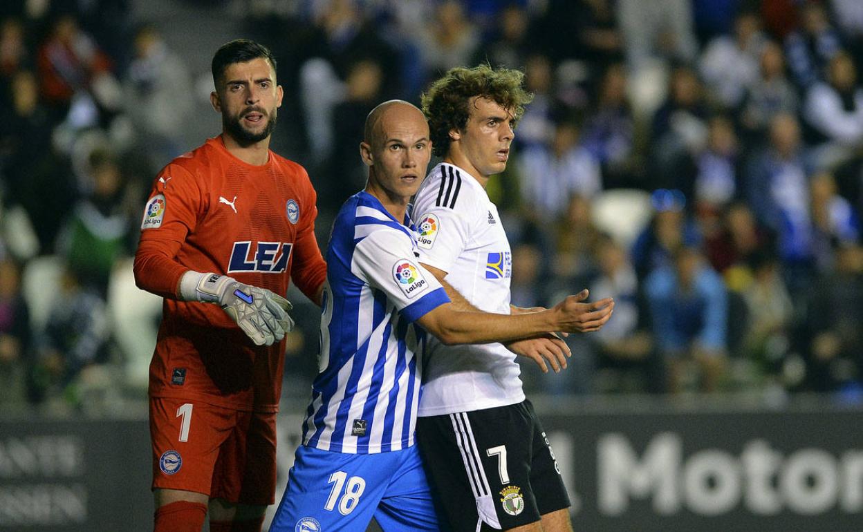 Imagen del encuentro entre el Burgos CF y el Alavés en la primera vuelta.