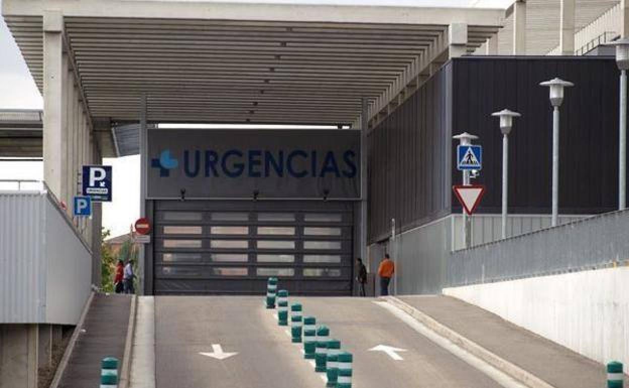 Entrada a Urgencias del hospital universitario de Burgos.