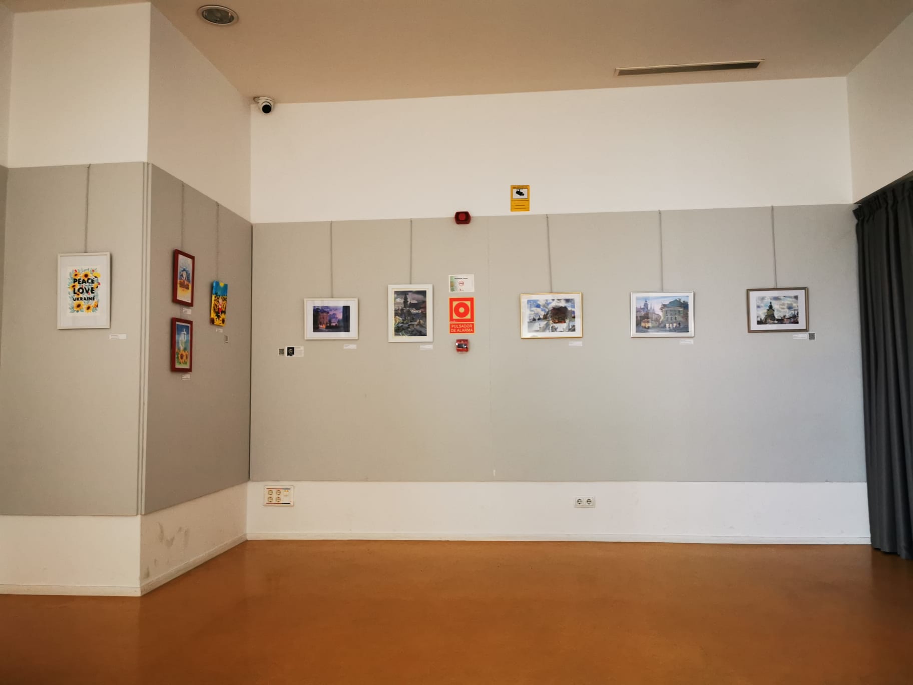 Fotos: Artistas ucranianos exponen en la Biblioteca Miguel de Cervantes de Burgos