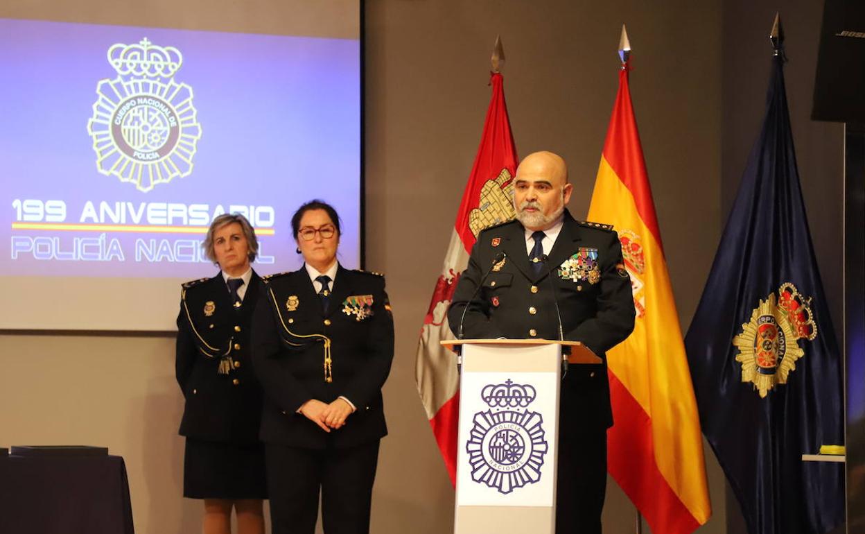 El comisario jefe provincial, Jesús Nogales, durante el acto del 199 aniversario de la creación de la Policía Nacional