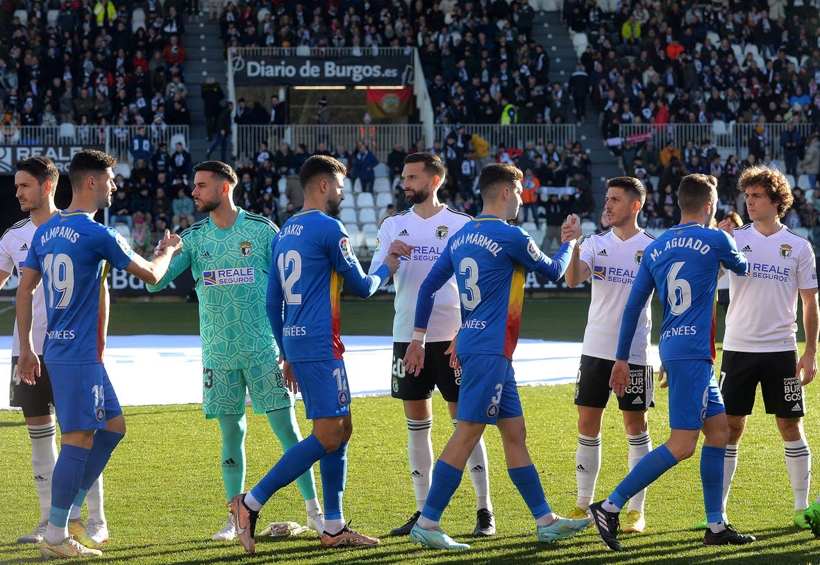 Fotos: El Burgos CF recupera la senda de la victoria