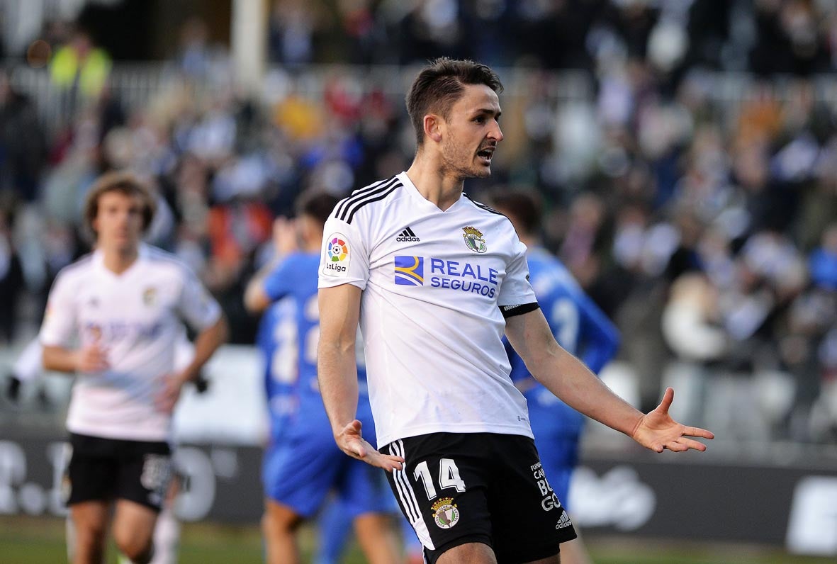 Fotos: El Burgos CF recupera la senda de la victoria