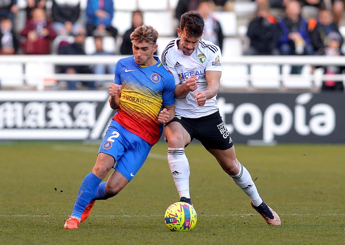 Fotos: El Burgos CF recupera la senda de la victoria