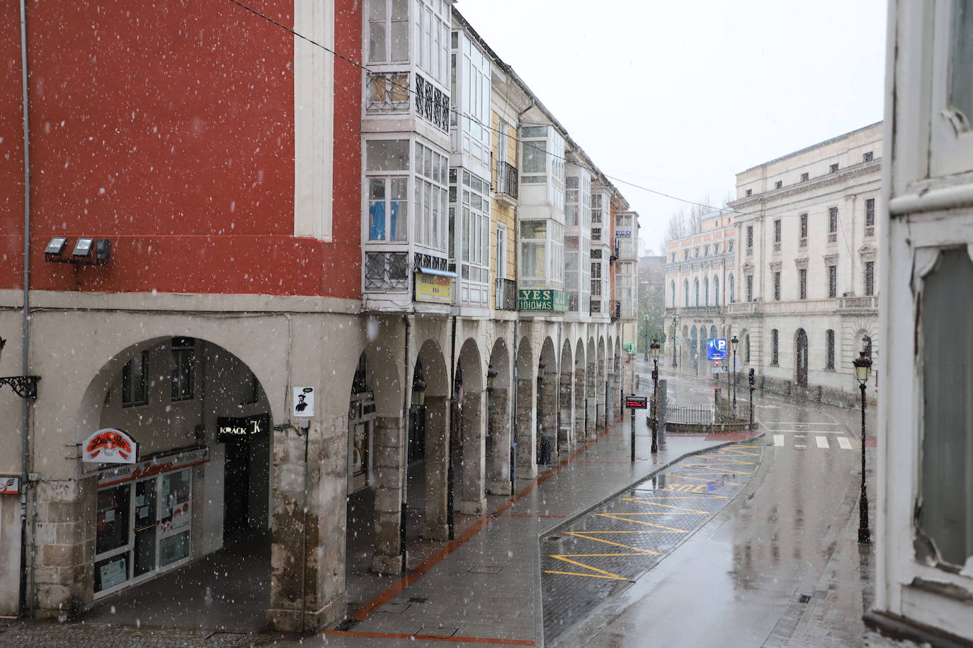 Fotos: Llega la nieve a Burgos capital