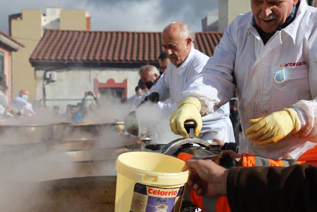 Fotos: Cientos de burgaleses hacen cola para probar &#039;Los Titos&#039;