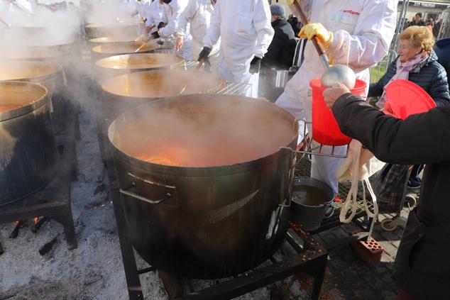 Fotos: Cientos de burgaleses hacen cola para probar &#039;Los Titos&#039;