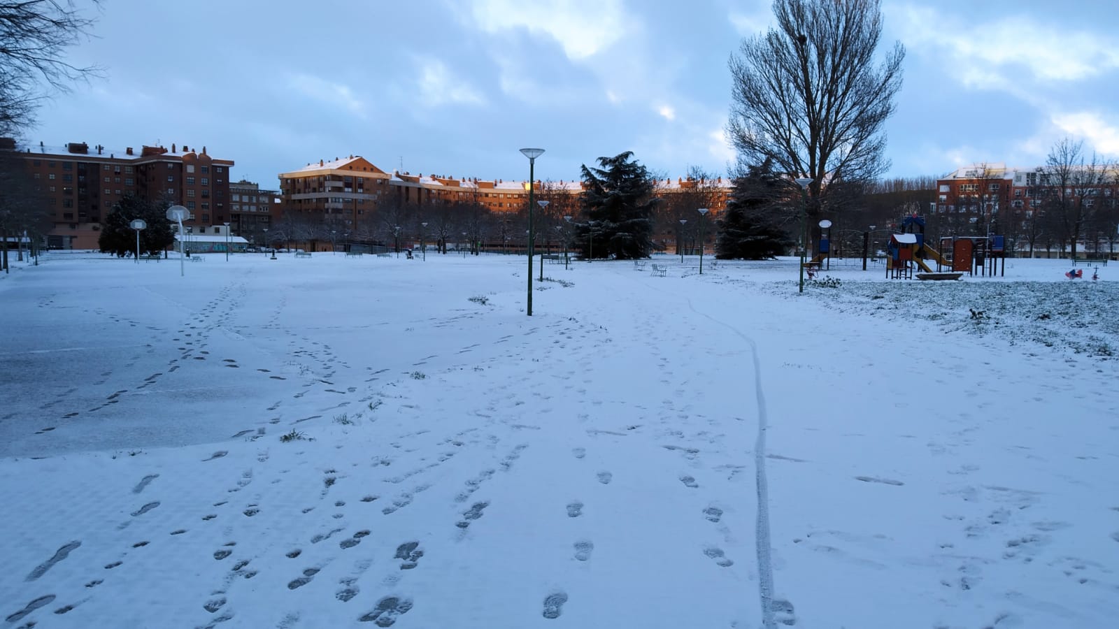 Fotos: La nieve llega a Burgos