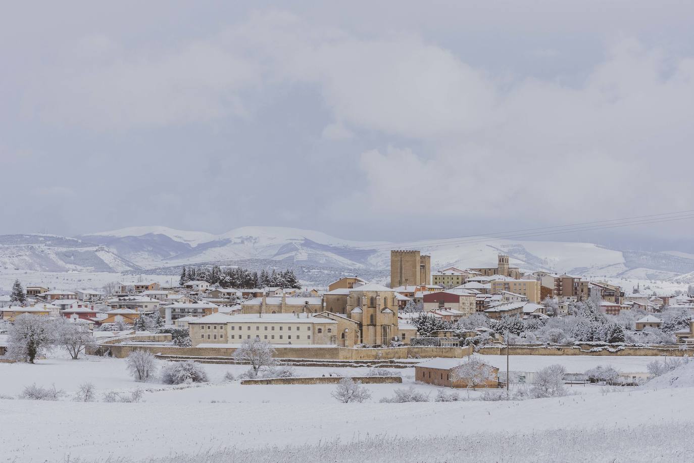 Fotos: La provincia de Burgos también se cubre de blanco