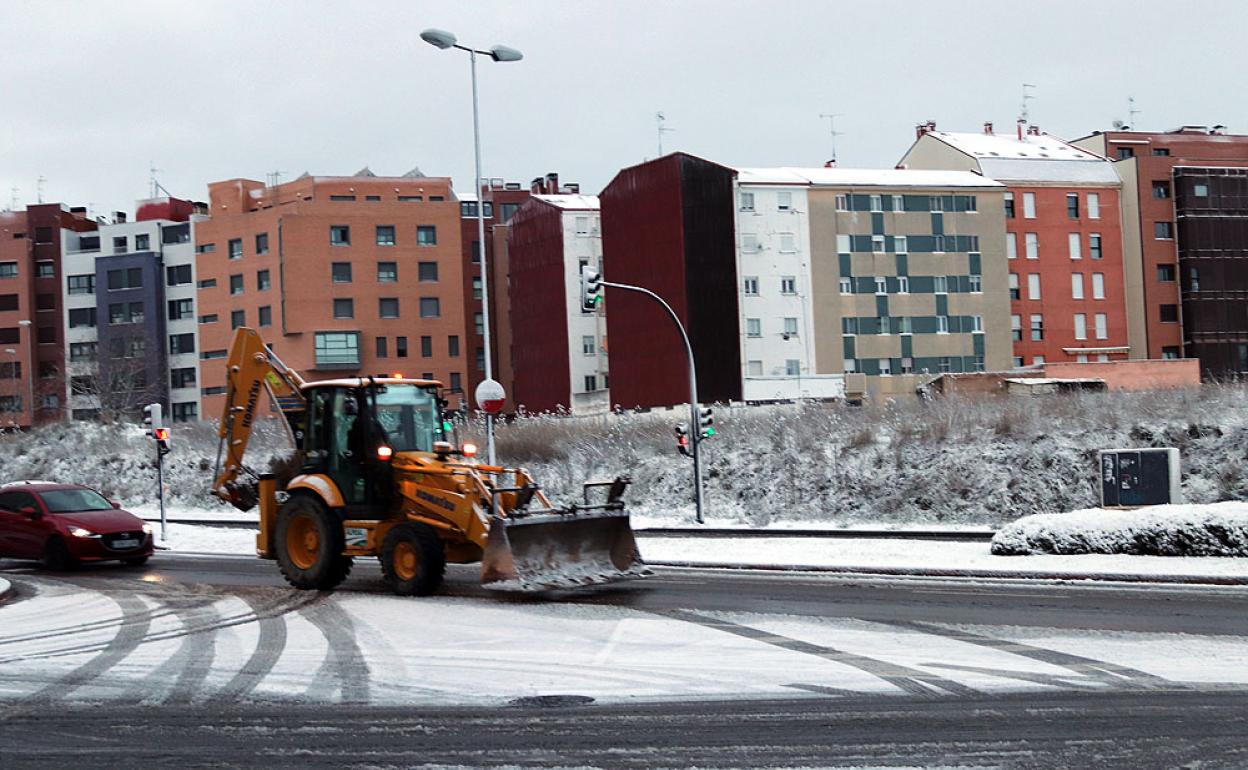 El operativo frente a la nieve ha estado trabajando desde el martes.