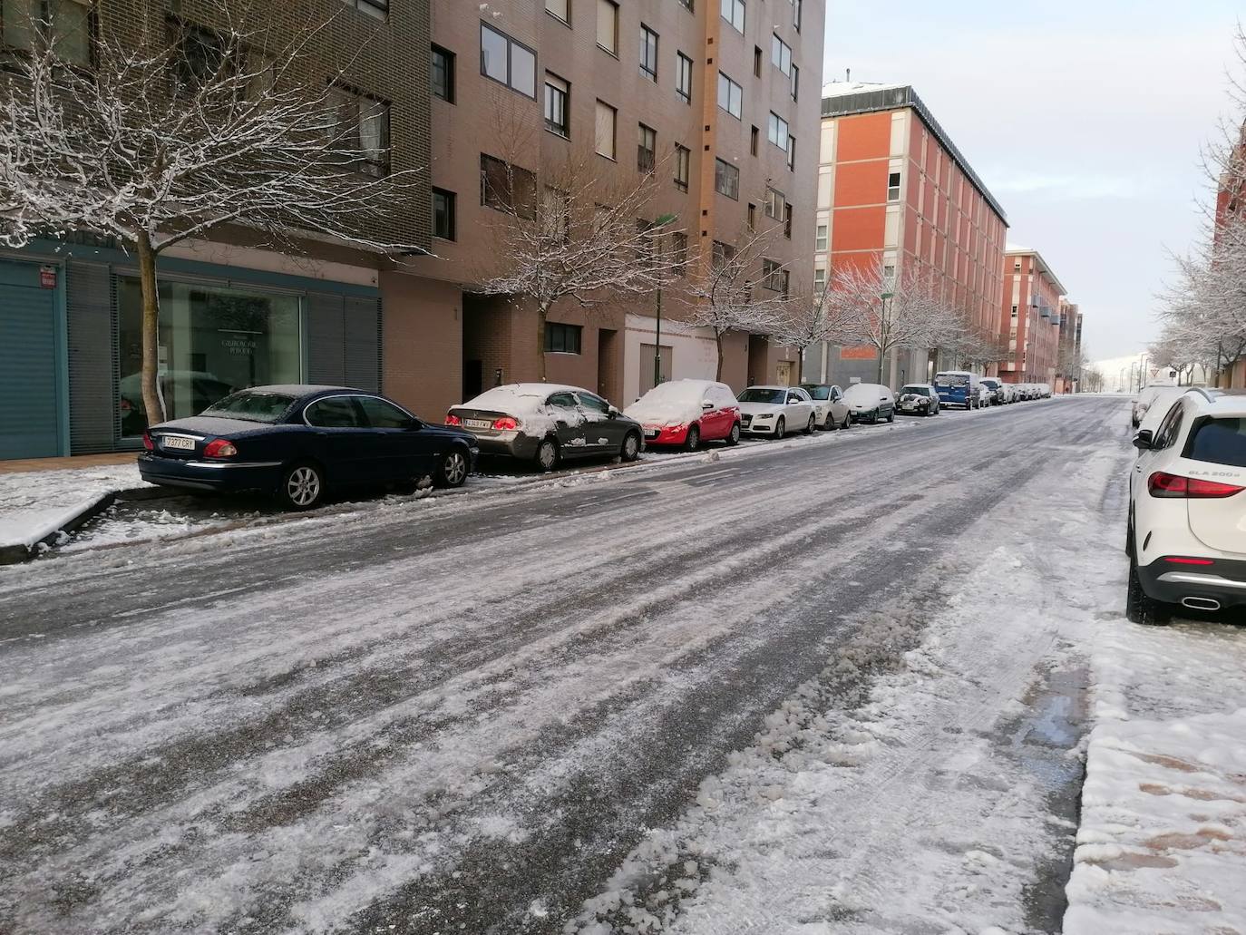 Tramos de calzada presentaban buen aspecto, pero otros seguían teniendo hielo.