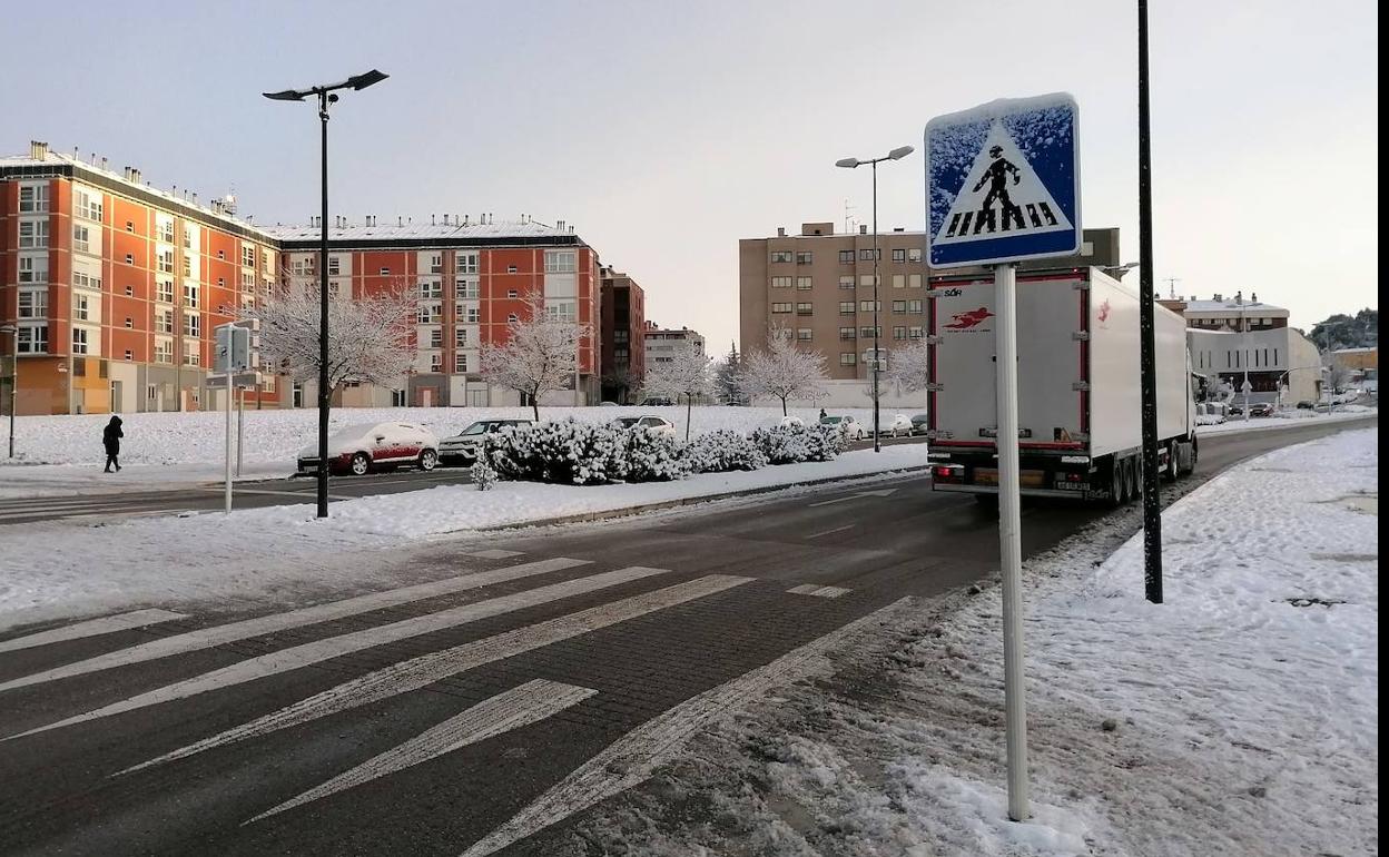 Se han puesto pasos elevados en diferentes puntos de la ciudad.