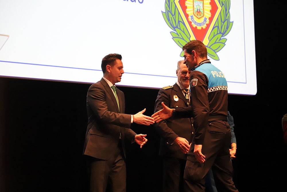 Fotos: La Policía Local de Burgos entrega distinciones y reconocimientos por el Patrón de 2023