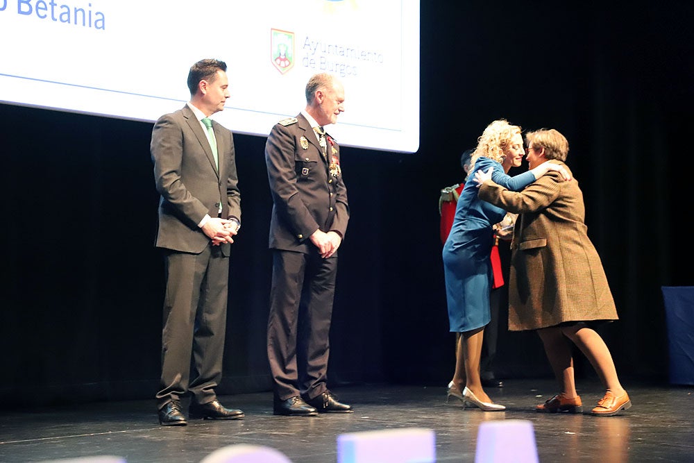 Fotos: La Policía Local de Burgos entrega distinciones y reconocimientos por el Patrón de 2023