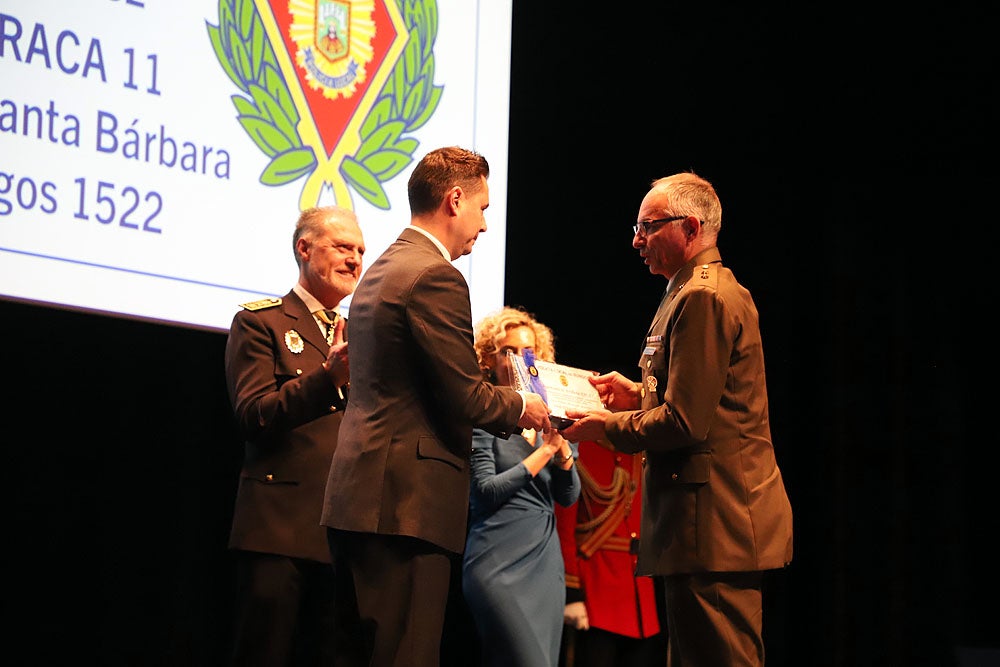 Fotos: La Policía Local de Burgos entrega distinciones y reconocimientos por el Patrón de 2023