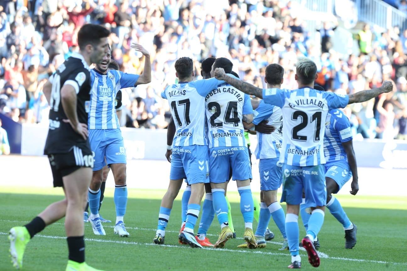 Imágenes del empate entre el Málaga CF y el Burgos CF disputado en La Rosaleda