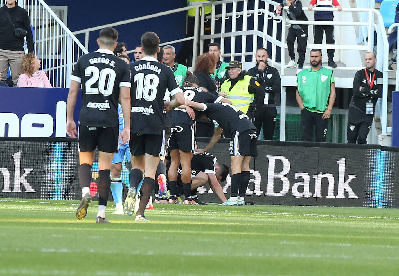 Imágenes del empate entre el Málaga CF y el Burgos CF disputado en La Rosaleda