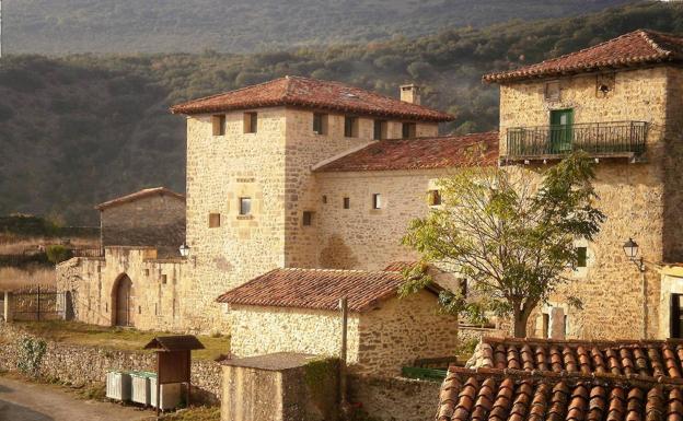 Imagen principal - El palacio de Brizuela era antiguamente una casa de labranza que ahora está restaurada. 