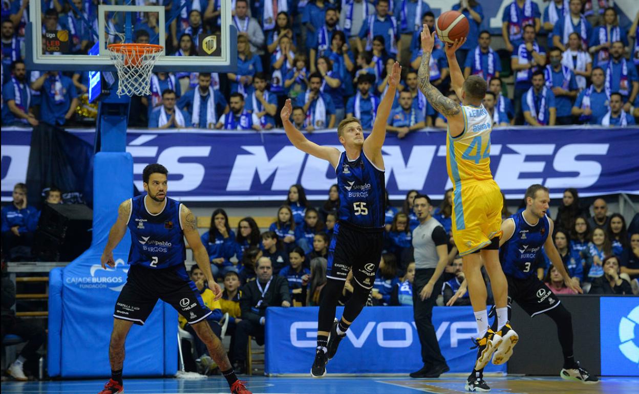 El San Pablo Burgos durante el partido ante Estudiantes.