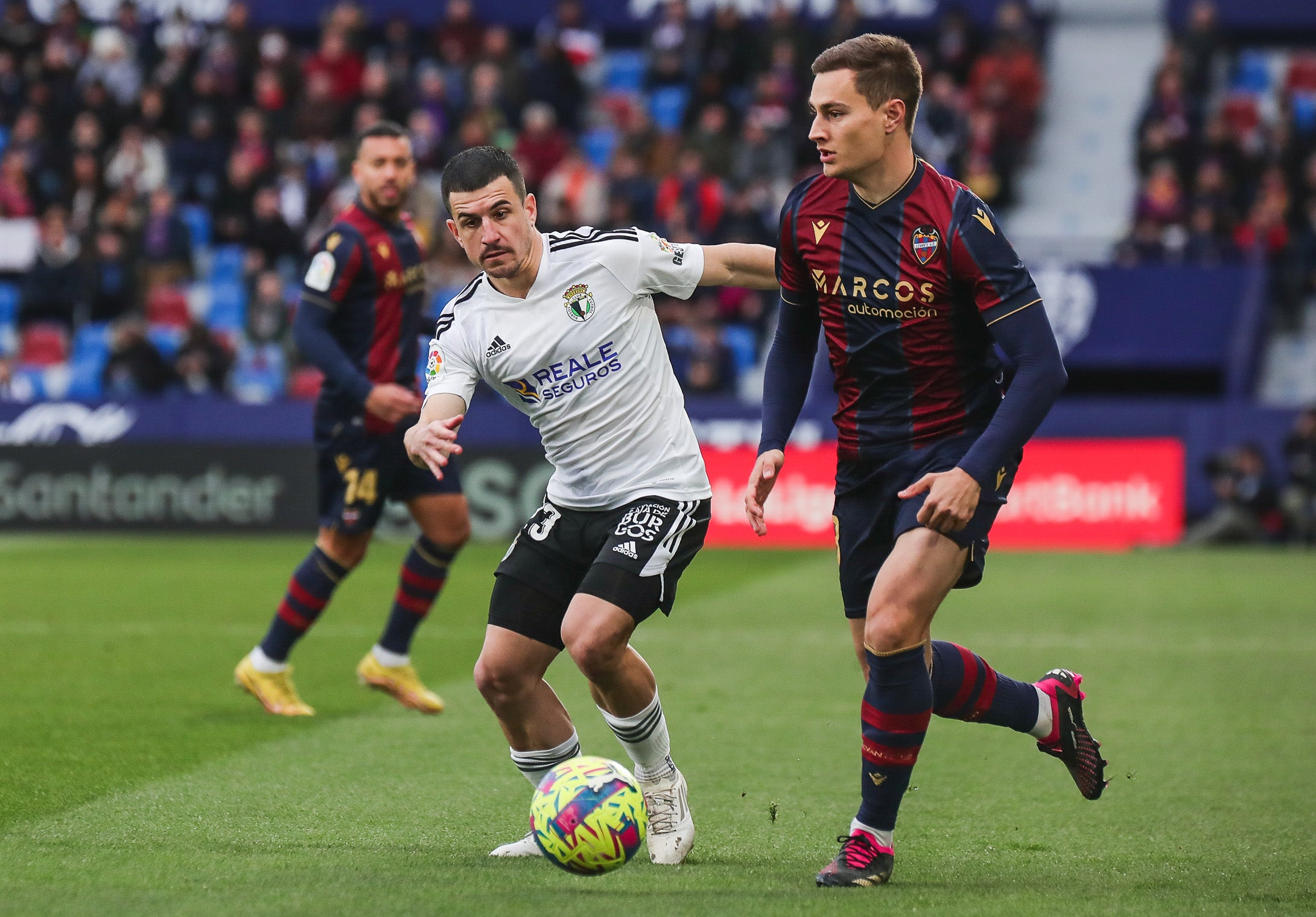 Fotos: El Burgos CF cae ante el Levante UD