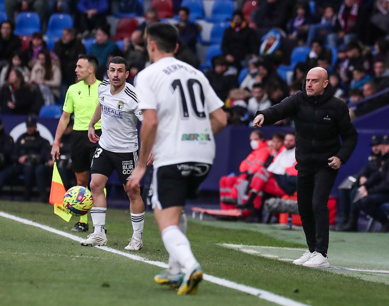 Fotos: El Burgos CF cae ante el Levante UD