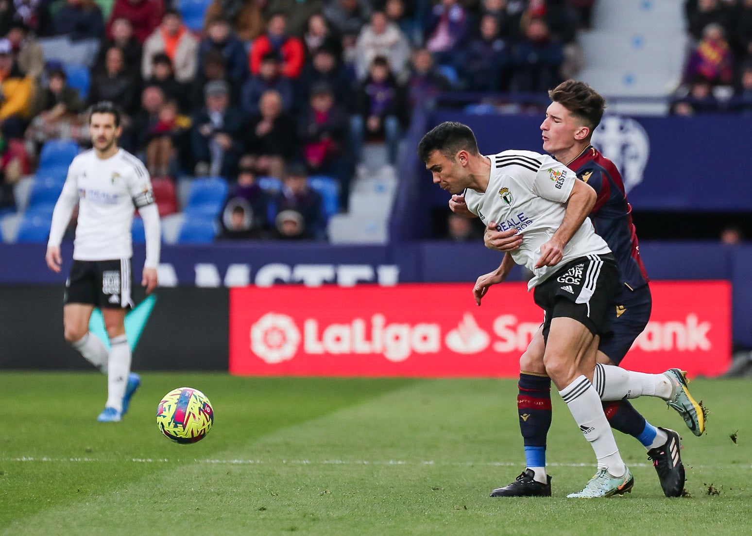 Fotos: El Burgos CF cae ante el Levante UD