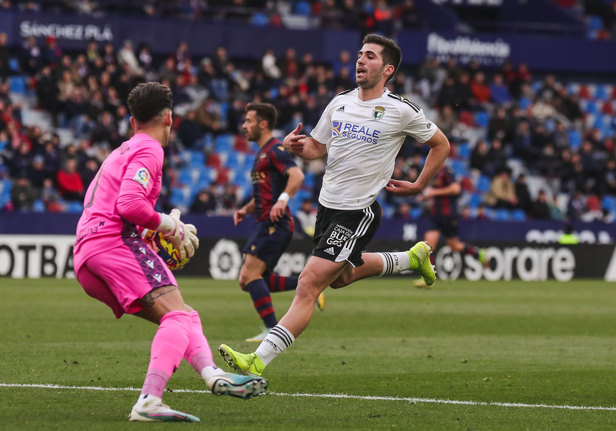 Fotos: El Burgos CF cae ante el Levante UD