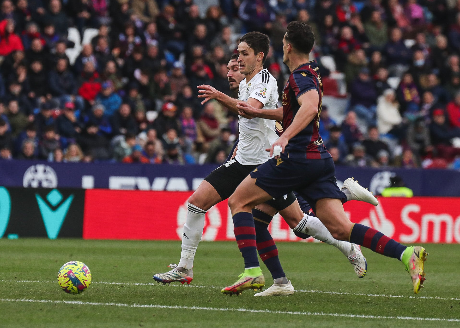 Fotos: El Burgos CF cae ante el Levante UD