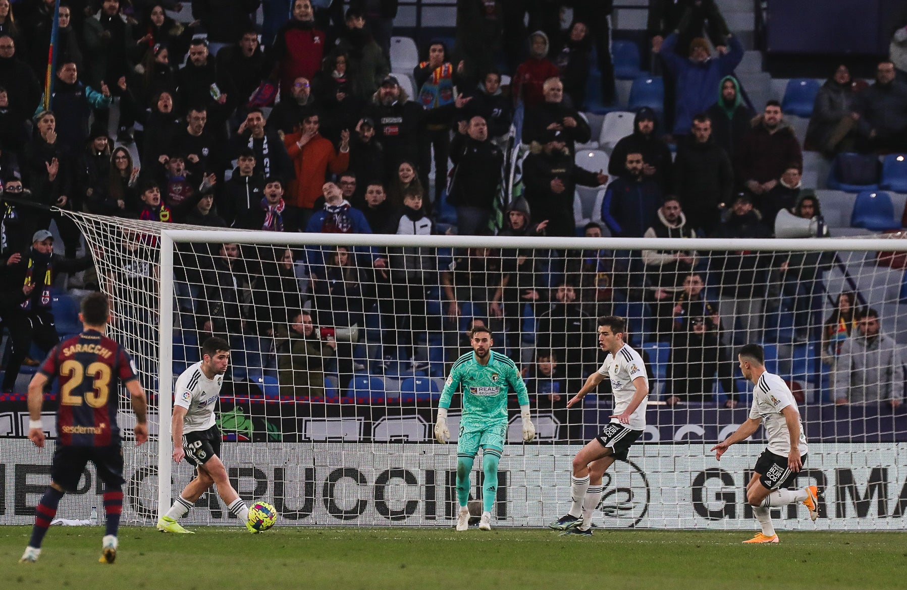 Fotos: El Burgos CF cae ante el Levante UD