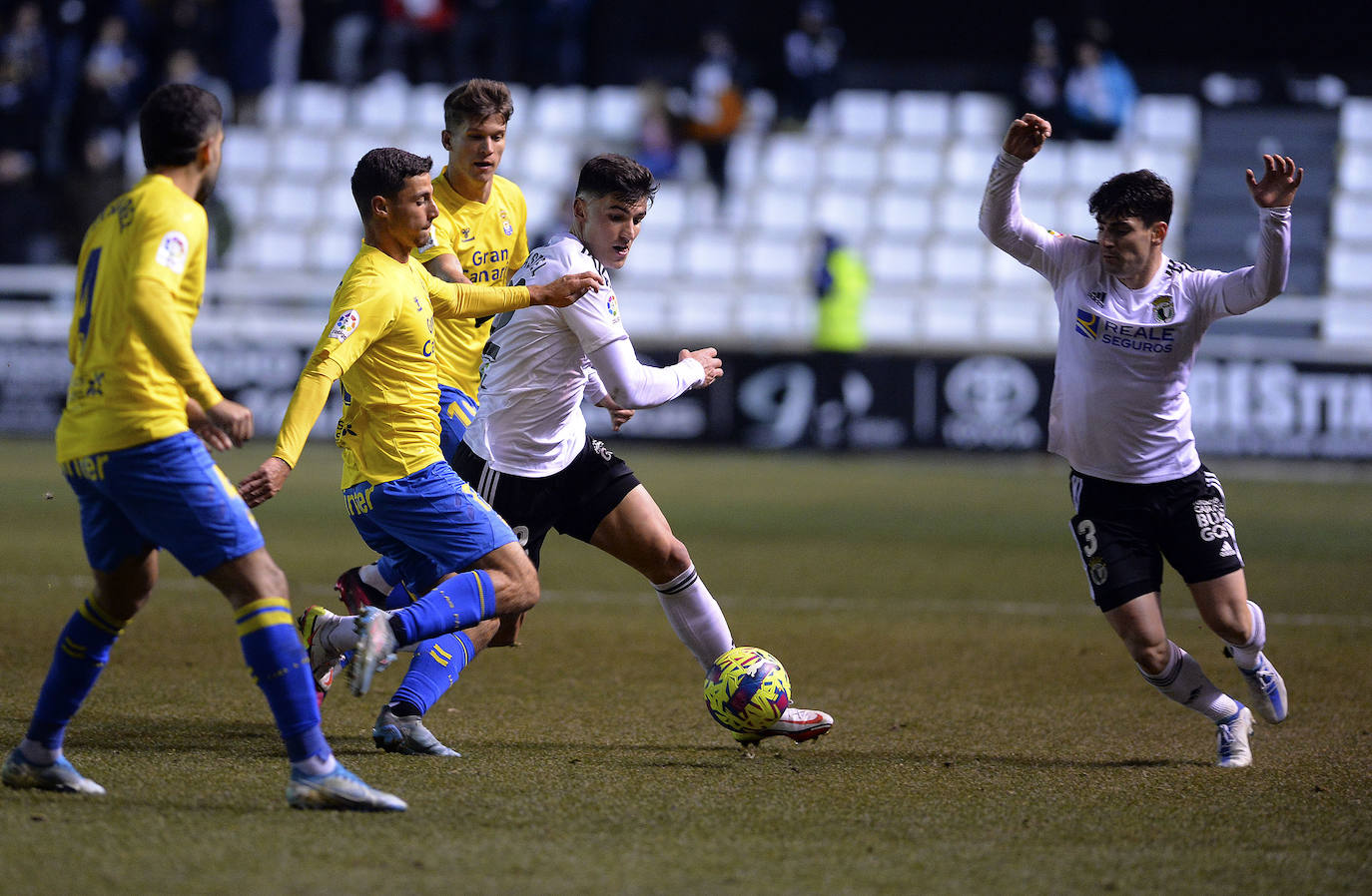 Imágenes del empate entre el Burgos CF y la UD Las Palmas este lunes en El Plantío