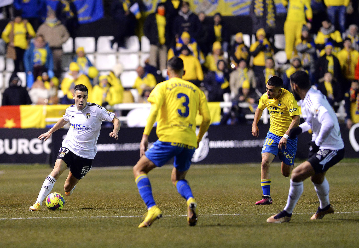 Imágenes del empate entre el Burgos CF y la UD Las Palmas este lunes en El Plantío