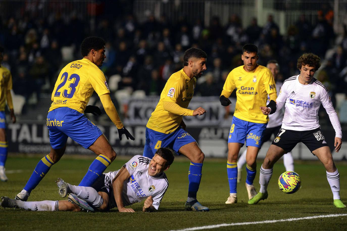 Imágenes del empate entre el Burgos CF y la UD Las Palmas este lunes en El Plantío