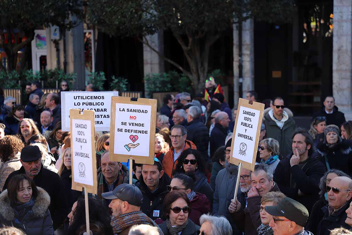 Fotos: Los burgaleses arropan masivamente las protestas a favor de una Sanidad Pública de calidad