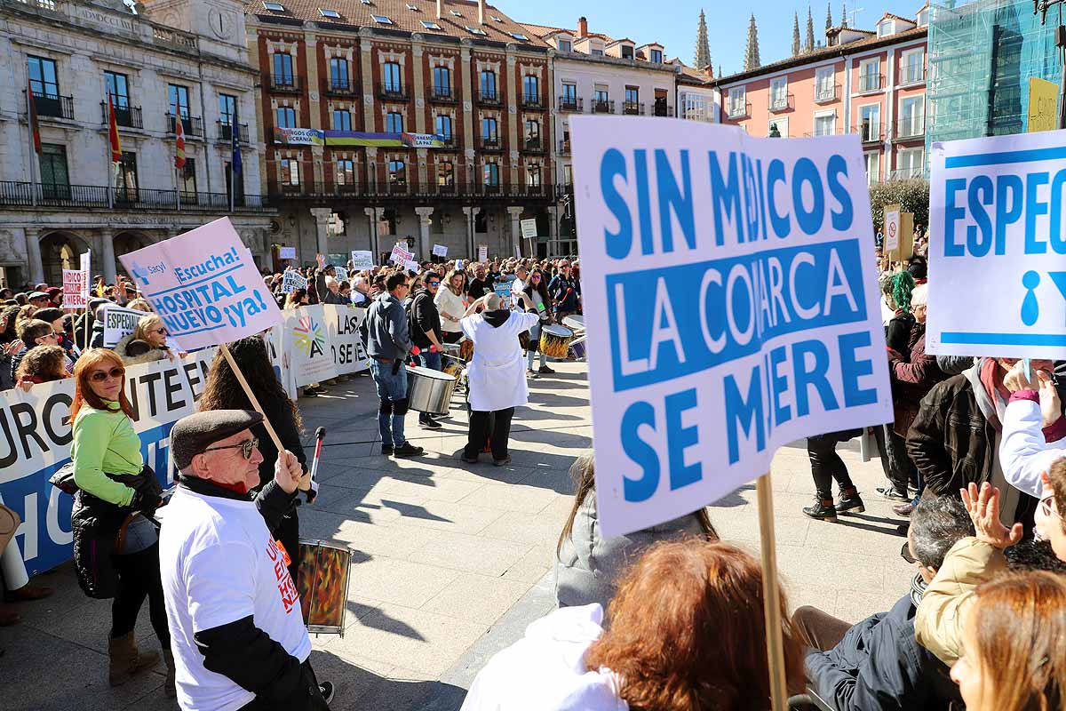 Fotos: Los burgaleses arropan masivamente las protestas a favor de una Sanidad Pública de calidad