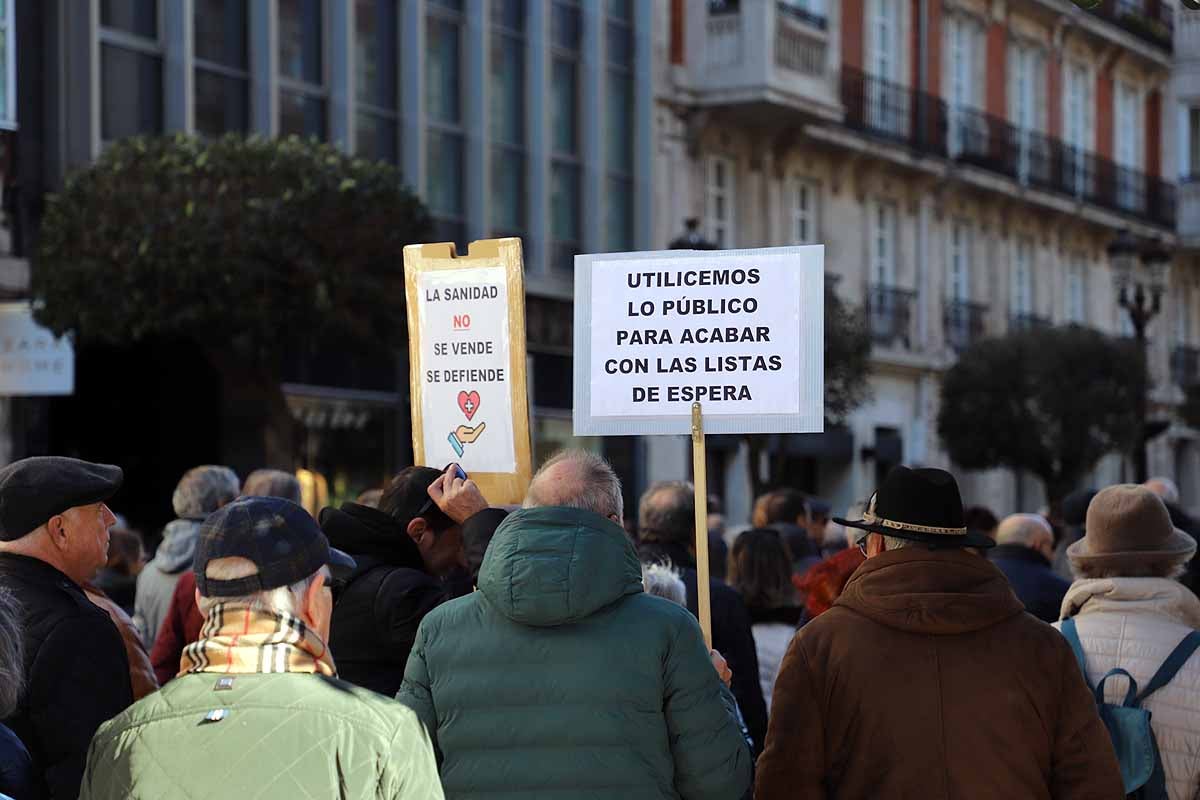 Fotos: Los burgaleses arropan masivamente las protestas a favor de una Sanidad Pública de calidad