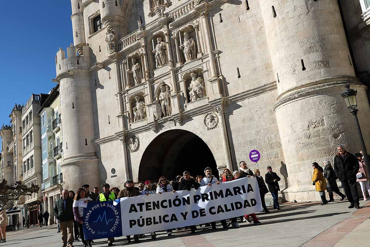 Fotos: Los burgaleses arropan masivamente las protestas a favor de una Sanidad Pública de calidad