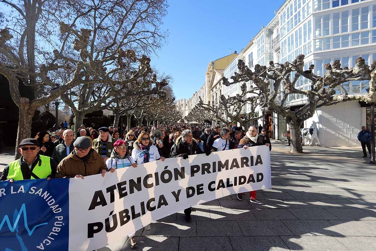 Fotos: Los burgaleses arropan masivamente las protestas a favor de una Sanidad Pública de calidad