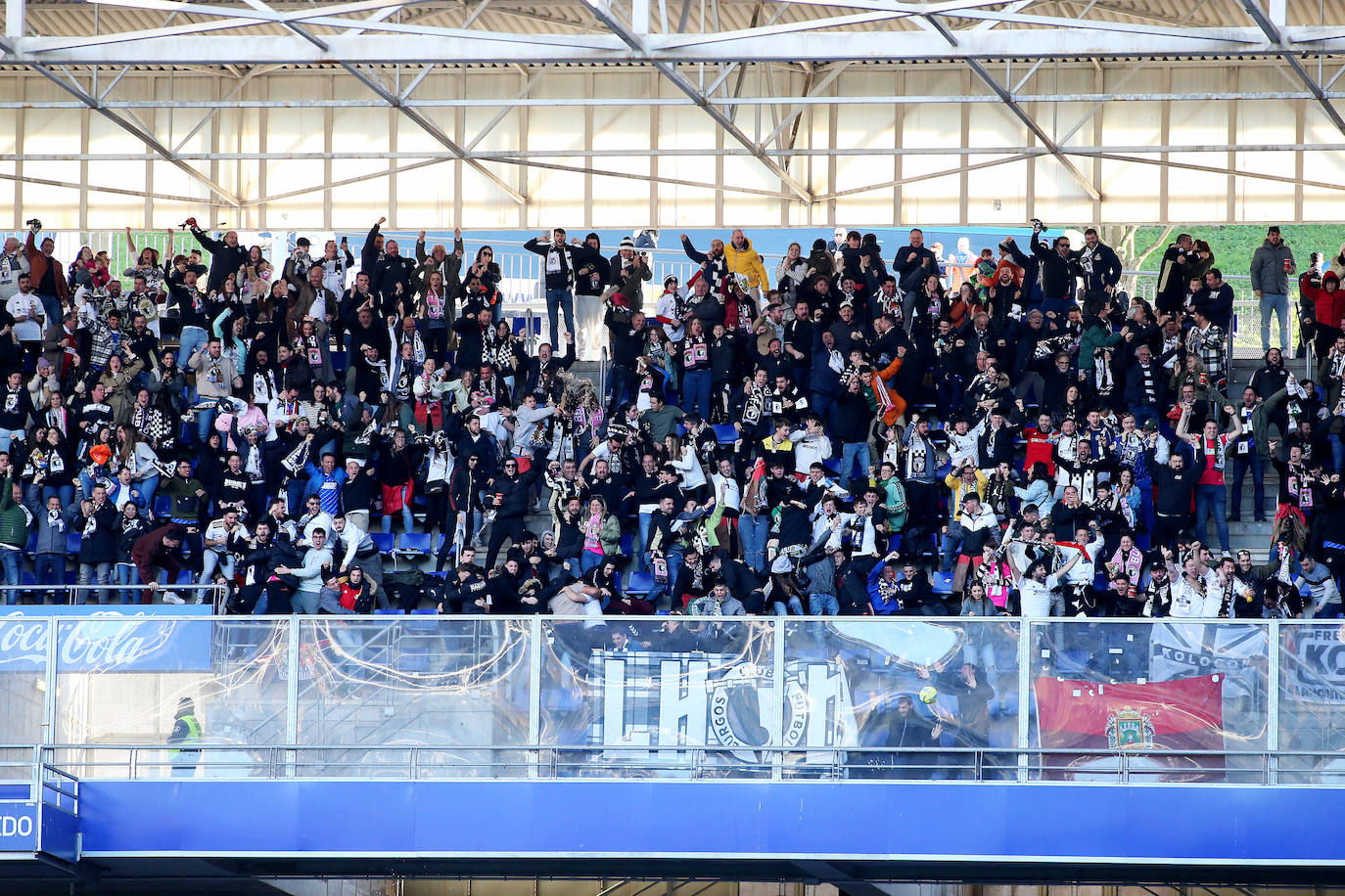Imagenes de la victoria del Burgos CF ante el Real Oviedo este domingo en el Carlos Tartiere