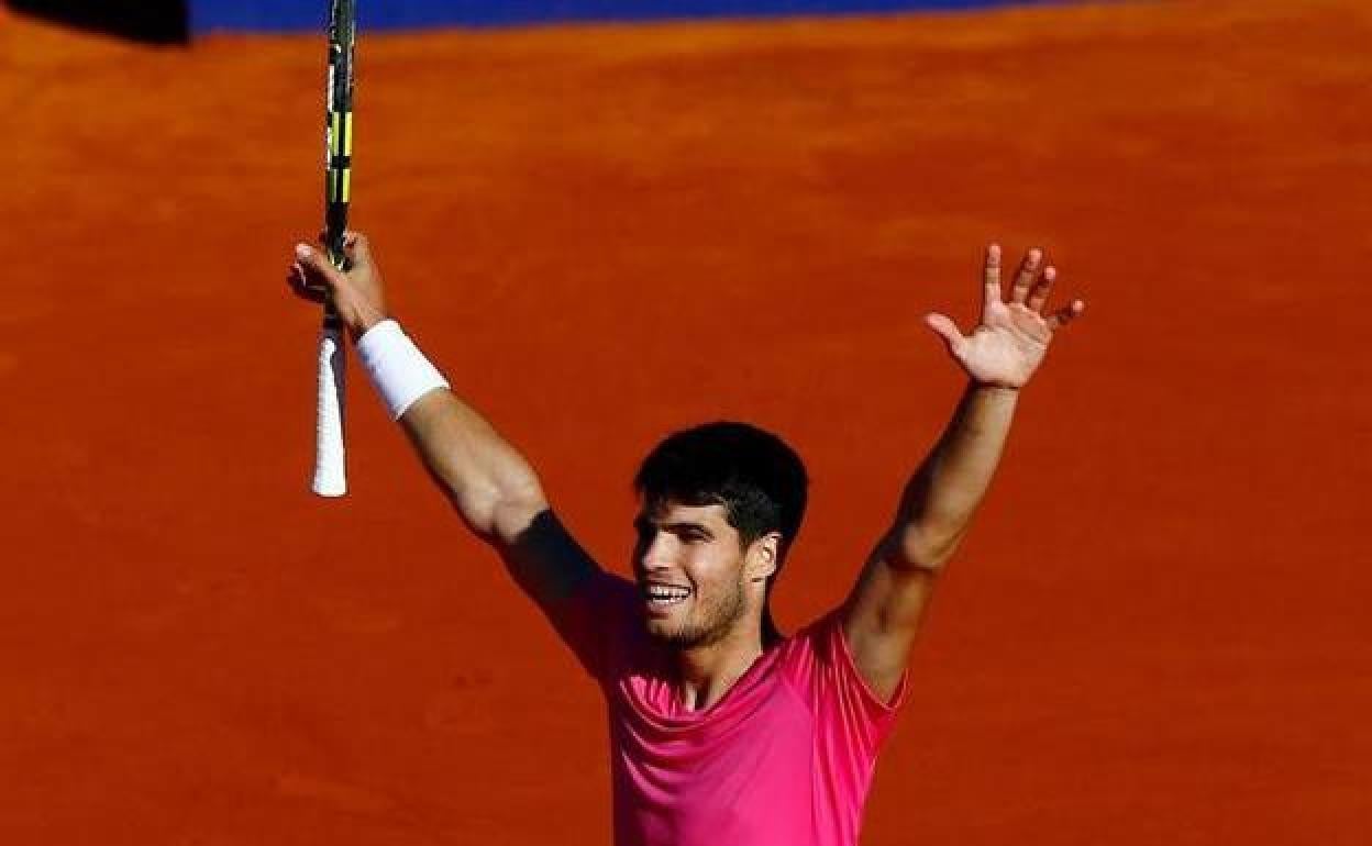 Alcaraz celebra su triunfo en Buenos Aires