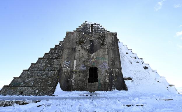 La pirámide italiana de Burgos que aviva la polémica por la Memoria Histórica