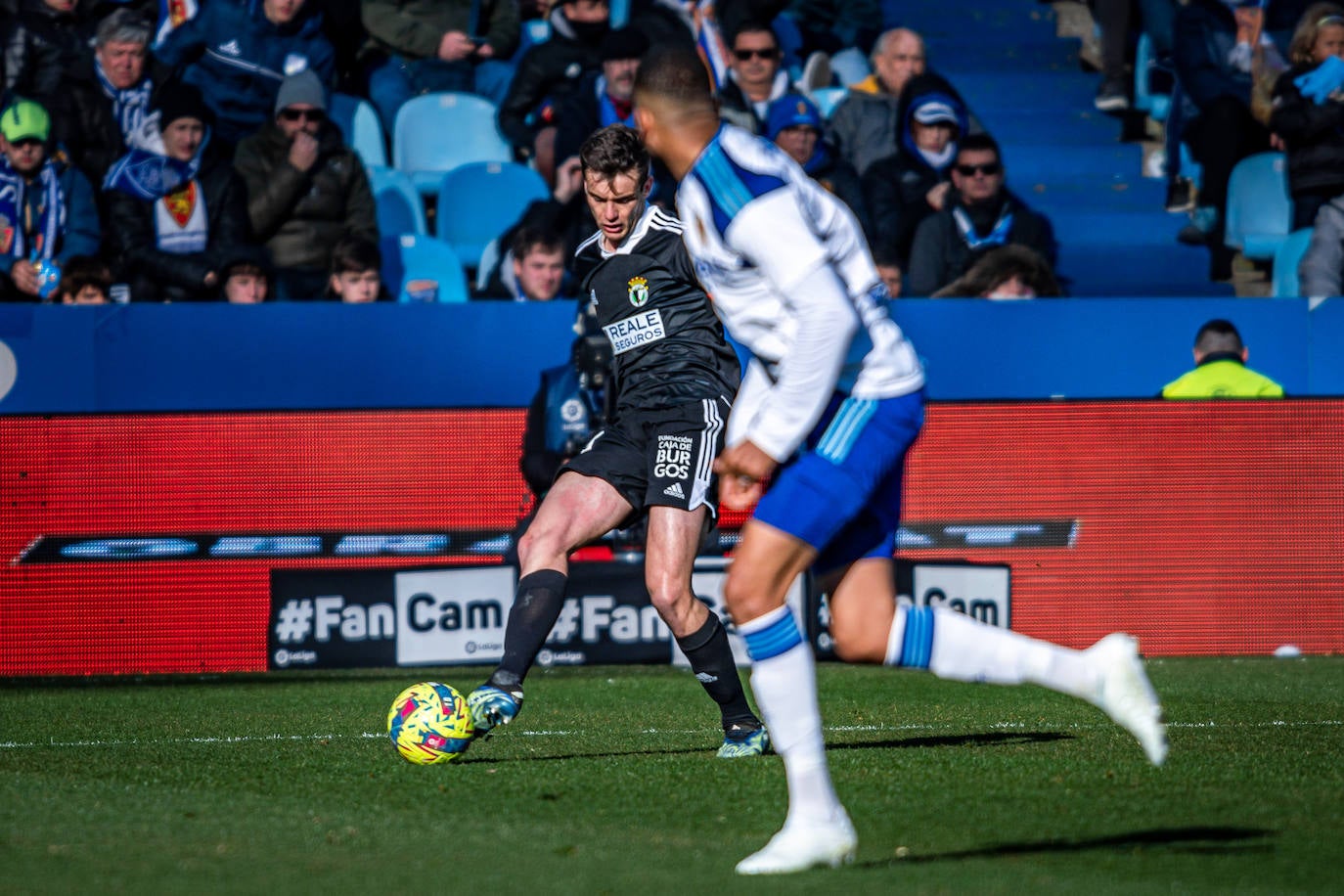 Fotos: El Burgos CF araña un punto en La Romareda