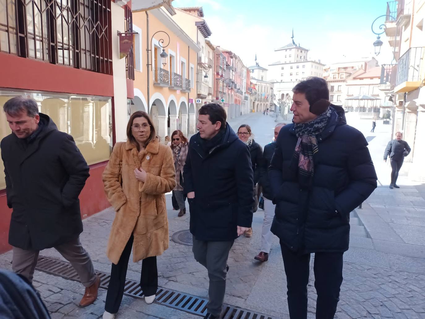 Fotos: El presidente de la Junta ha visitado la cooperativa Tierra Aranda que ha cumplido 60 años