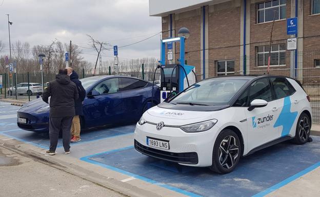 Electrolinera ubicada en el Polideportivo de Miranda 