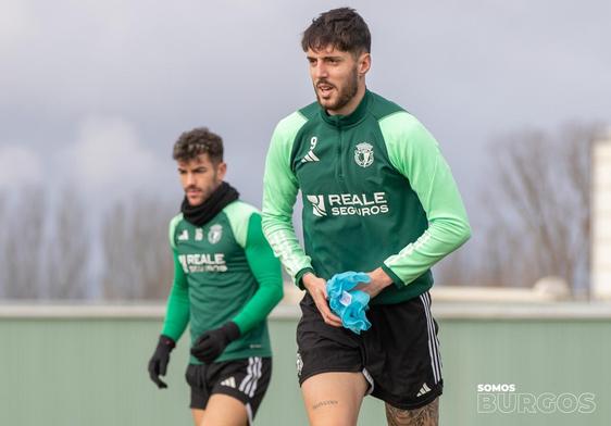 Fer Niño, junto a Curro Sánchez en el entrenamiento de esta mañana.