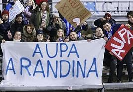 Mucho antes del choque ya había aficionados en el estadio.