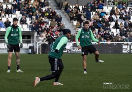 Los blanquinegros se han entrenado a puerta abierta.